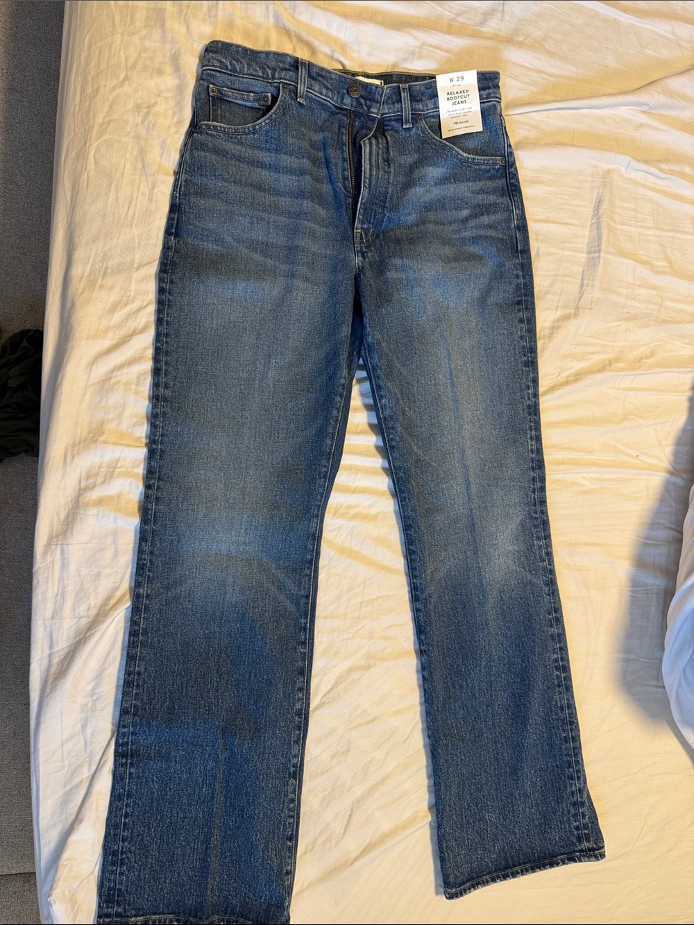 Women’s Classic Straight Jeans in Medium Blue
